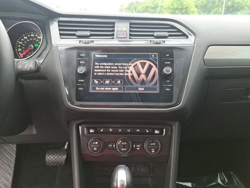 Used 2019 Volkswagen Tiguan SE FWD image 21