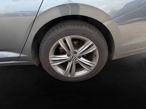 Used 2024 Volkswagen Jetta SE FWD image 12