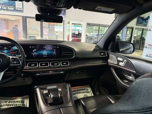 Used 2020 Mercedes-Benz GLE 350 4MATIC w/ Premium Package image 26