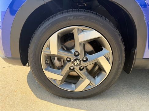 Used 2024 Hyundai Venue SEL FWD image 37