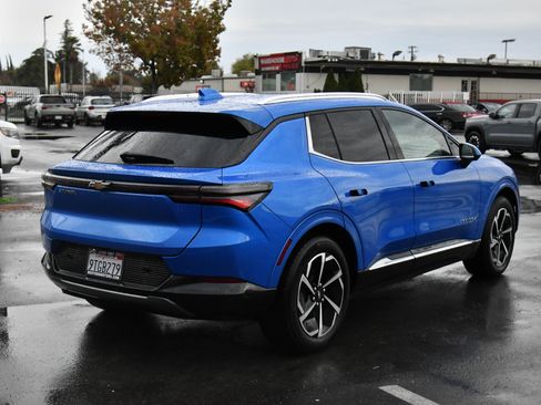 Used 2025 Chevrolet Equinox EV LT w/ Convenience Package image 8