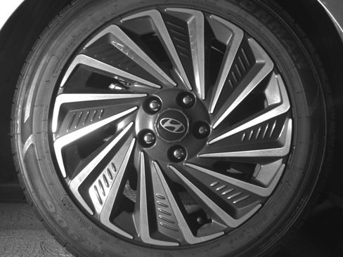 Used 2025 Hyundai Sonata SEL FWD image 15
