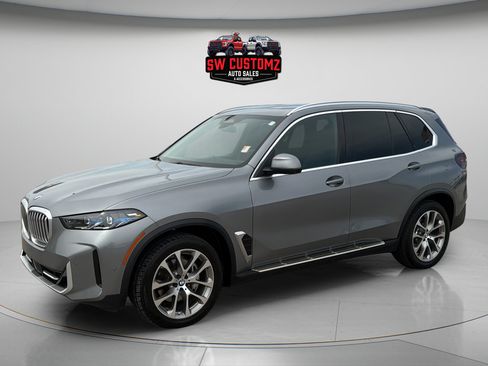 Used 2024 BMW X5 xDrive40i AWD/4WD image 3
