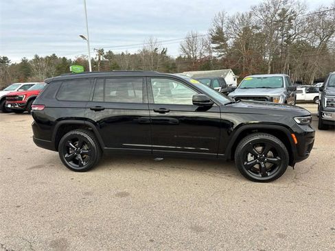 Used 2021 Jeep Grand Cherokee L Laredo image 2