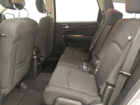 Used 2018 Dodge Journey SE image 18