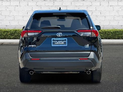 Used 2025 Toyota RAV4 LE AWD/4WD image 5