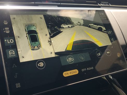 Used 2025 Land Rover Range Rover Sport SE image 27