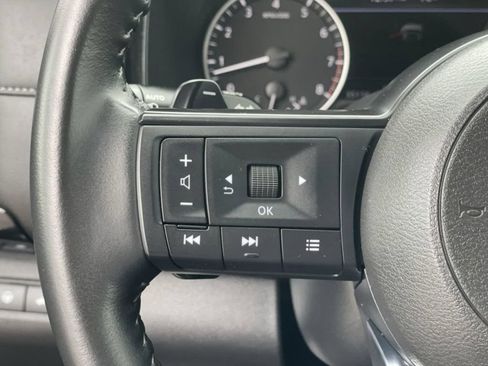 Used 2025 Nissan Pathfinder SV AWD/4WD image 39