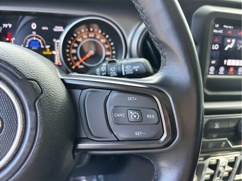 Used 2018 Jeep Wrangler Unlimited Sport S AWD/4WD image 21