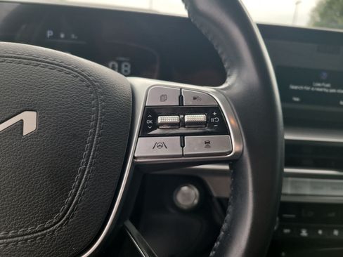 Used 2023 Kia Telluride S FWD image 15