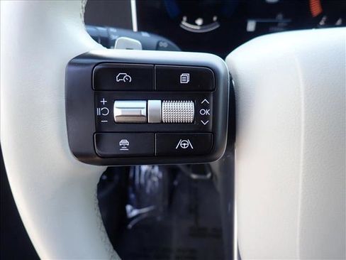 Used 2025 Hyundai Santa Fe SE image 14