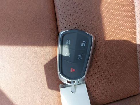 Used 2025 Cadillac XT5 Premium Luxury w/ LPO, Floor Liner Package image 38