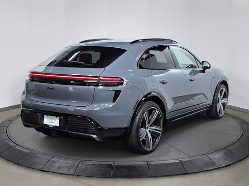 Used 2025 Porsche Macan Turbo Electric AWD/4WD image 7