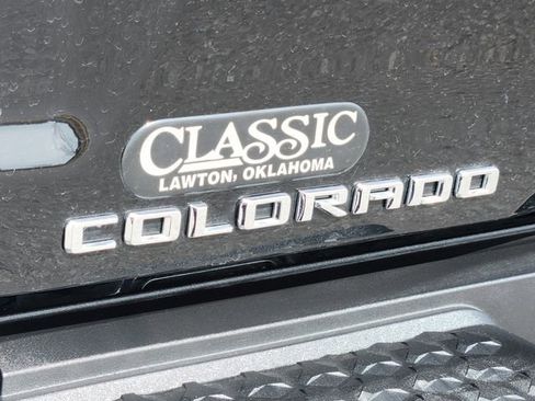 Used 2023 Chevrolet Colorado LT w/ LT Convenience Package II image 11