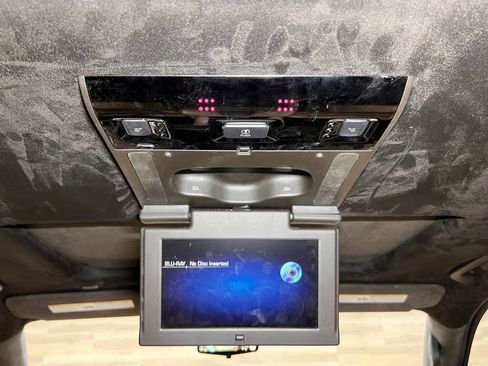 Used 2020 Cadillac Escalade Platinum AWD/4WD image 23