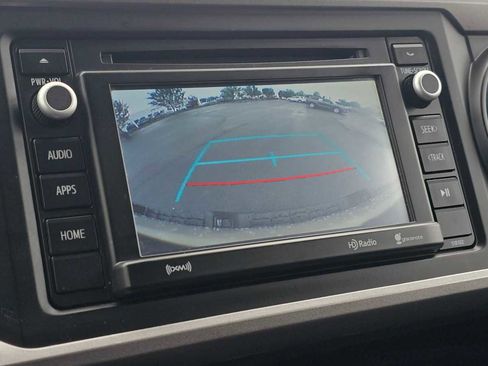 Certified 2018 Toyota Tacoma SR5 AWD/4WD image 31