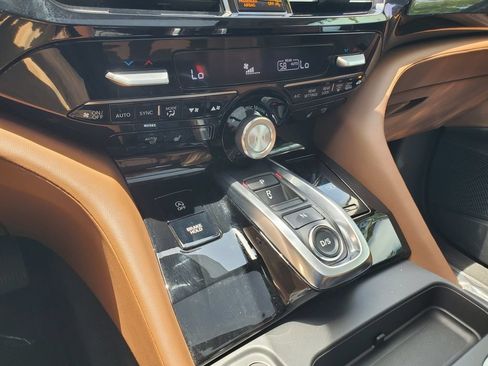 Certified 2025 Acura MDX FWD w/ Technology Package image 32