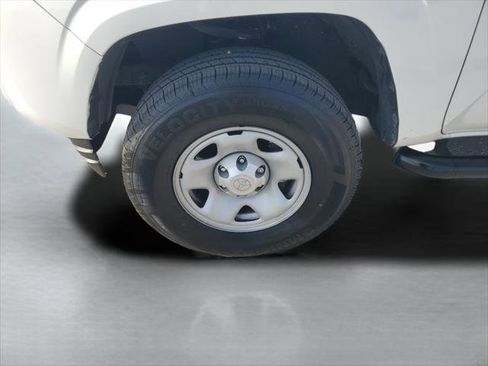 Certified 2023 Toyota Tacoma SR AWD/4WD image 25