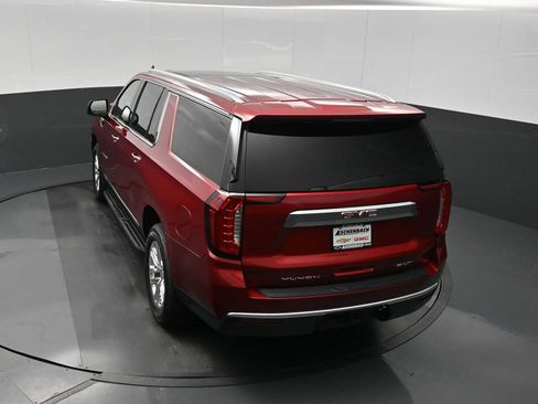 Used 2023 GMC Yukon XL SLT w/ SLT Premium Package image 29