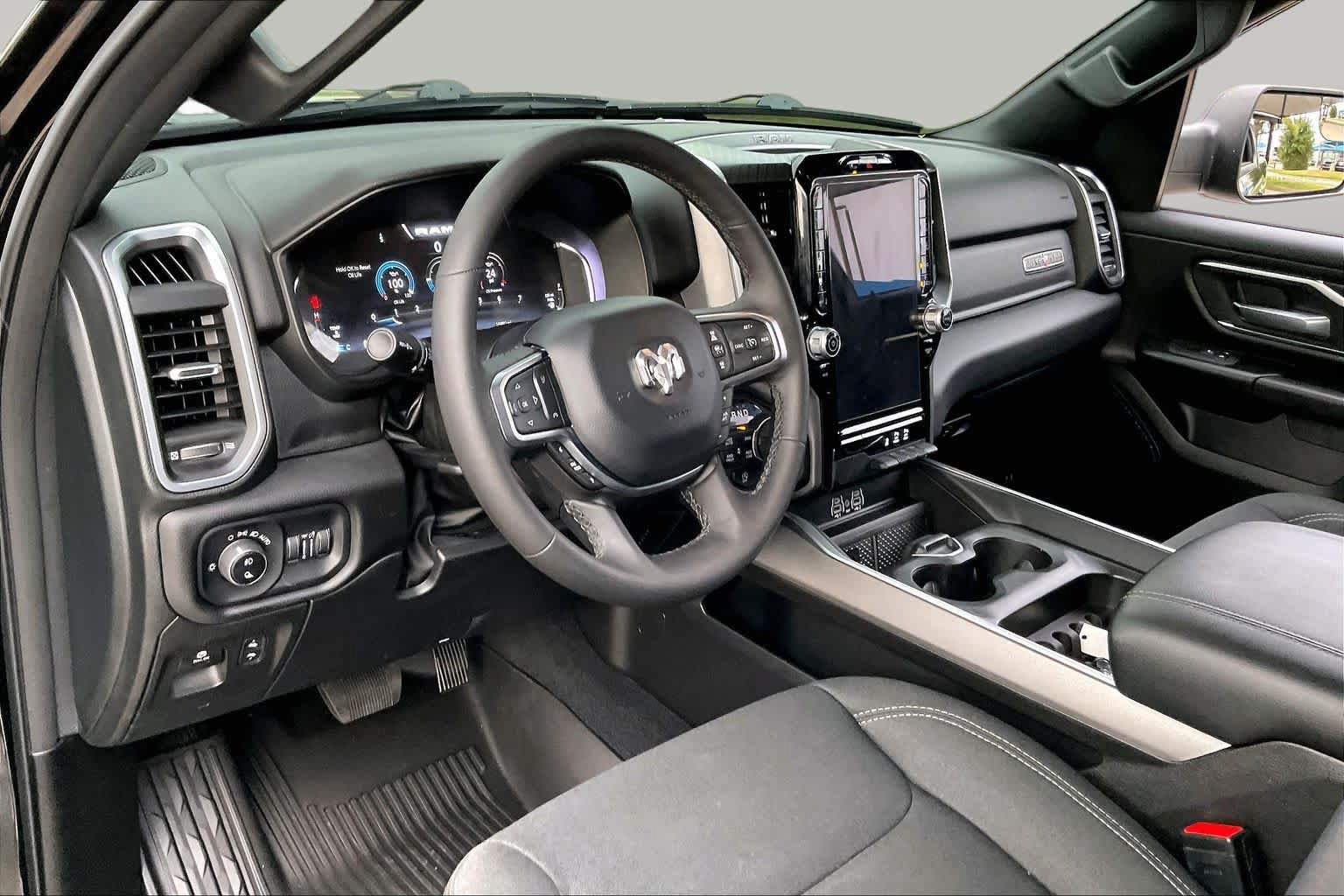 Used 2025 RAM 1500 Lone Star AWD/4WD image 17
