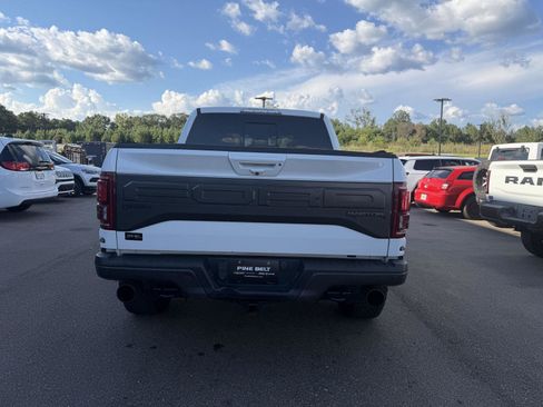 Used 2018 Ford F150 Raptor w/ Equipment Group 802A Luxury AWD/4WD image 5