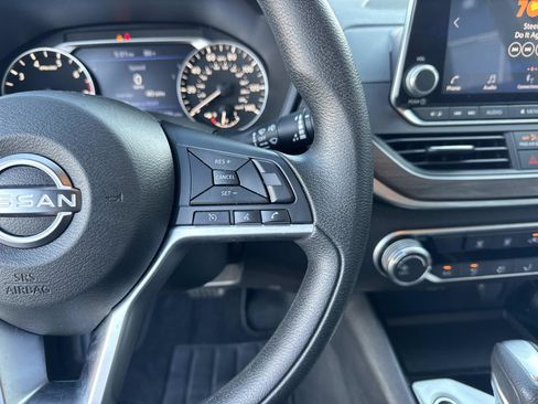 Used 2024 Nissan Altima 2.5 SV image 22