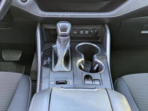 Certified 2020 Toyota Highlander L image 20