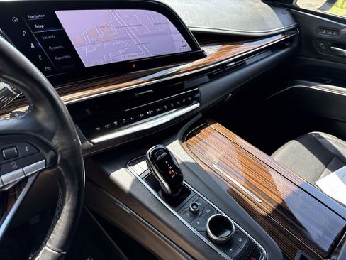 Used 2023 Cadillac Escalade Premium Luxury AWD/4WD image 9