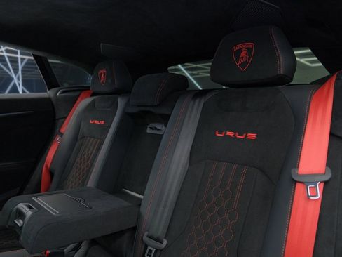 Used 2023 Lamborghini Urus Performante AWD/4WD image 25