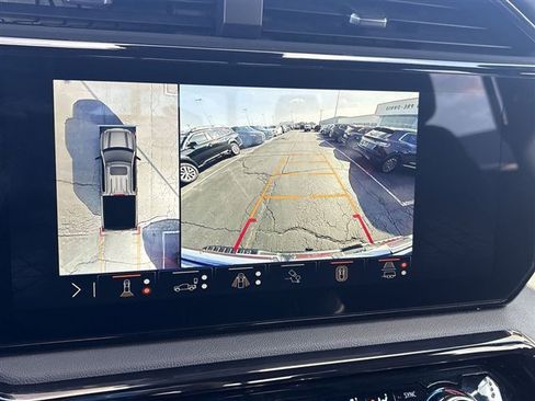 Used 2024 GMC Sierra 1500 AT4 w/ Technology Package image 15