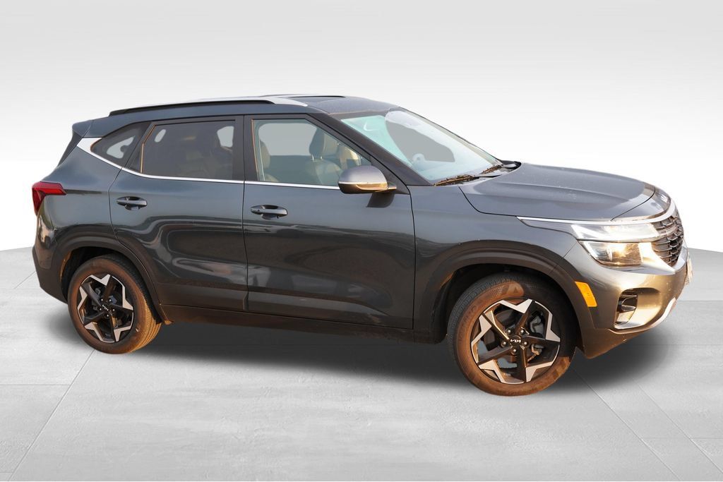 Certified 2024 Kia Seltos EX AWD/4WD image 2