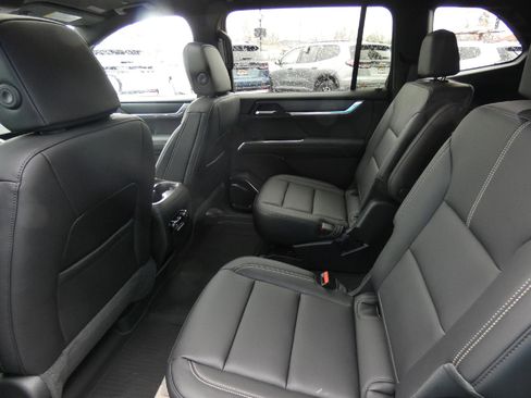 New 2026 GMC Acadia Elevation w/ Elevation Premium Package AWD/4WD image 13
