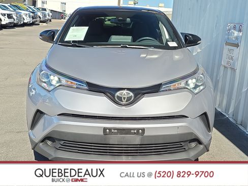 Used 2019 Toyota C-HR XLE FWD image 2