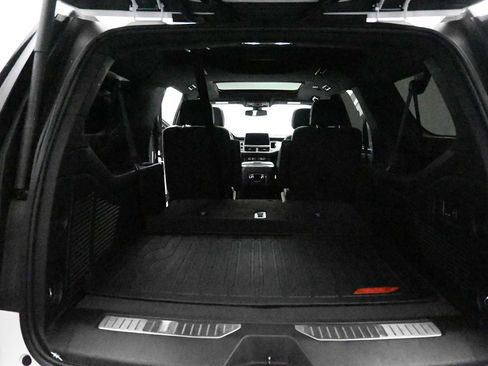 Used 2022 GMC Yukon XL AT4 AWD/4WD image 28