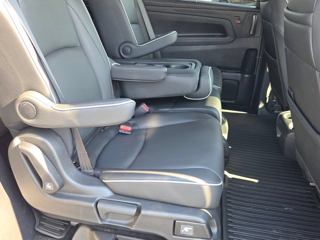 Used 2025 Honda Odyssey Touring image 15