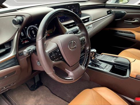 Used 2021 Lexus ES 250 w/ Luxury Package image 13