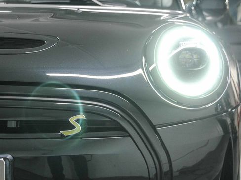 Certified 2024 MINI Cooper SE image 10