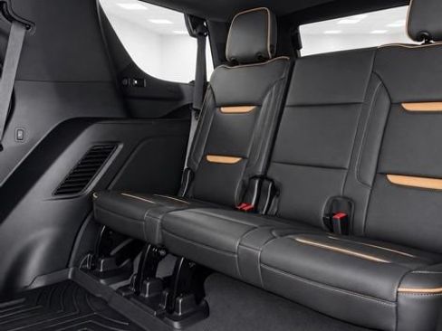 Used 2023 GMC Yukon AT4 AWD/4WD image 37