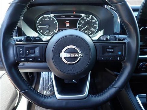 Used 2023 Nissan Pathfinder SL AWD/4WD image 13