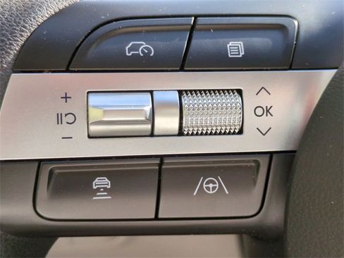 Certified 2025 Hyundai Tucson SE image 27