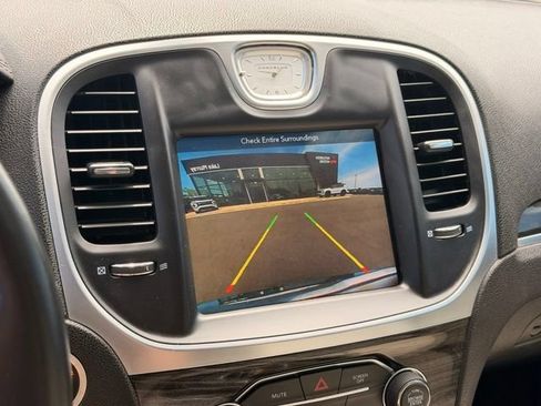 Used 2017 Chrysler 300 Limited w/ Value Package RWD image 33