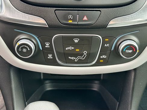 Used 2022 Chevrolet Equinox LS w/ LS Convenience Package image 15