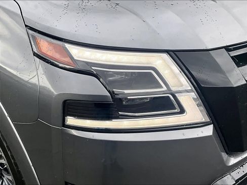 Used 2022 Nissan Armada SL w/ Midnight Edition Package image 32