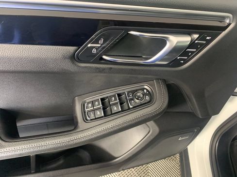 Used 2020 Porsche Macan AWD/4WD image 14