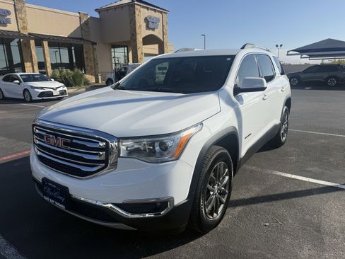Used 2019 GMC Acadia SLT image 3