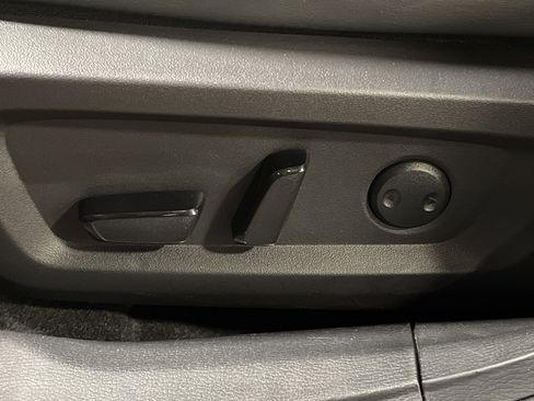 Used 2024 Mitsubishi Outlander SE image 10