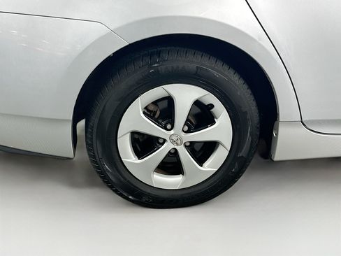 Used 2015 Toyota Prius Four FWD image 11