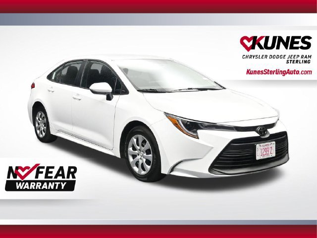 Used 2025 Toyota Corolla LE FWD image 1