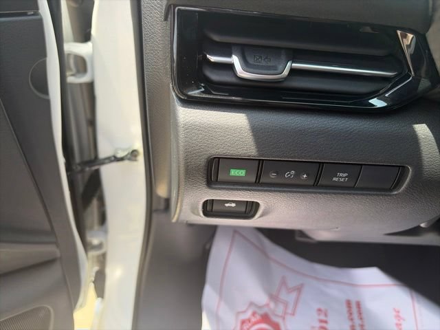 Used 2024 Nissan Sentra SR FWD image 19