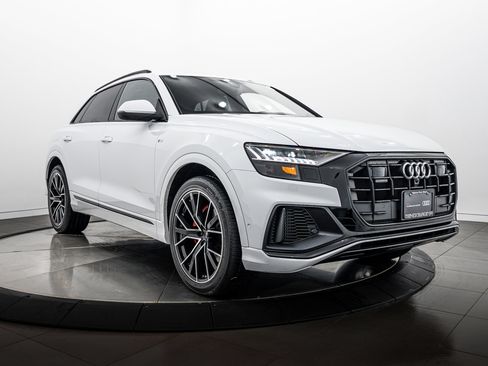 Used 2023 Audi Q8 Prestige AWD/4WD image 2